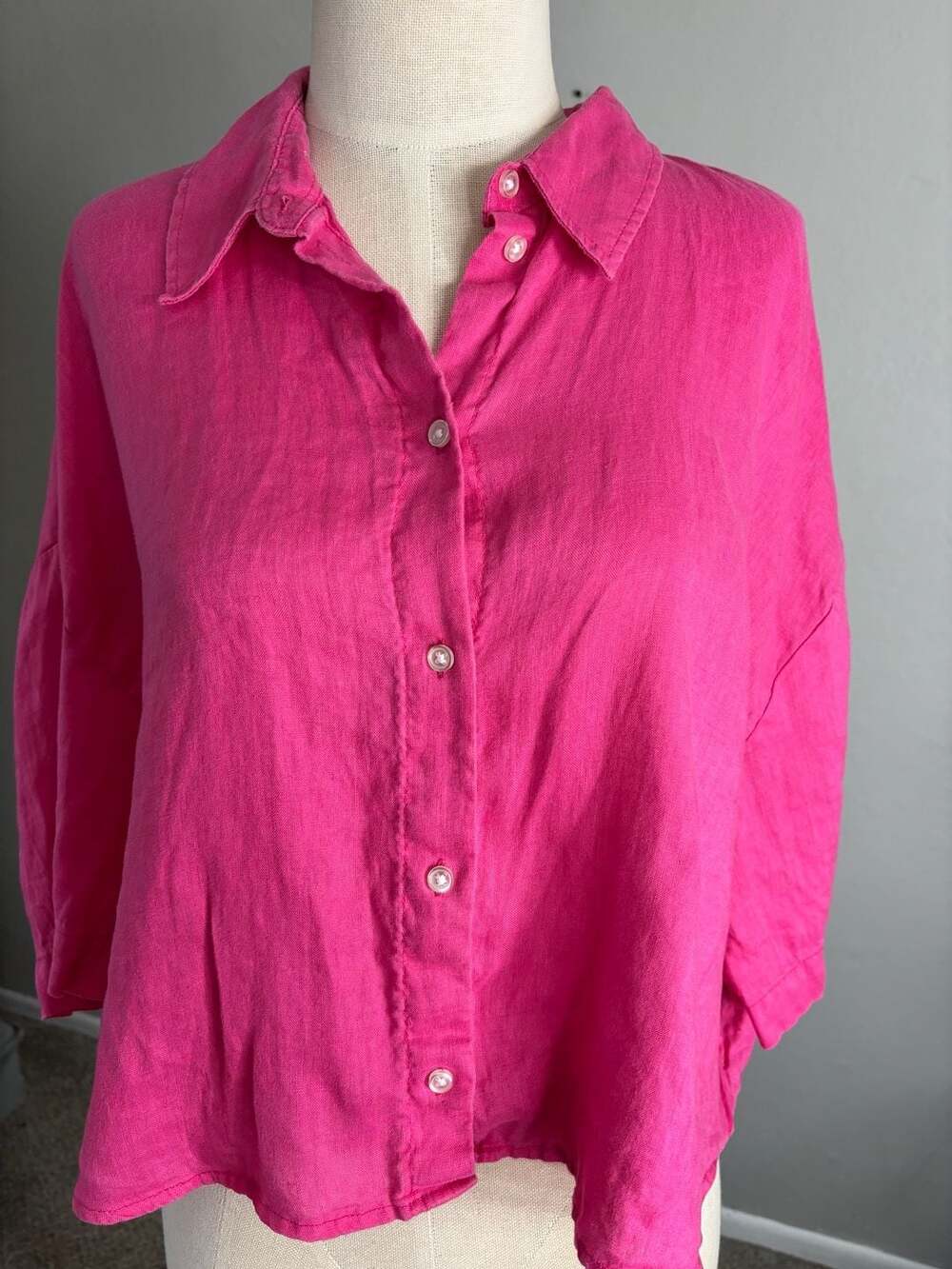 H&M Women's Hot Pink Linen Blend Button Down Shirt - Picture 3 of 8